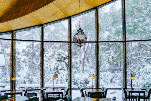 Lake St Clair Lodge - Key Points