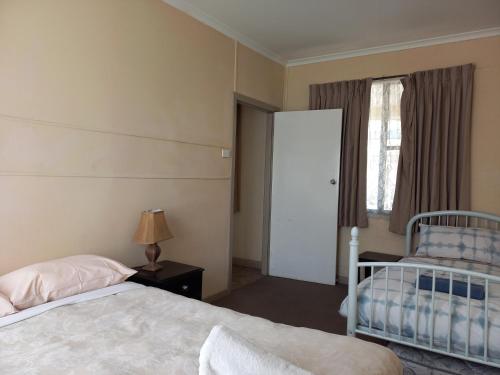 Lakes Entrance Holiday Units - Key Points