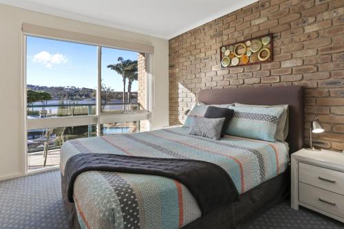 Lakeside Holiday Apartments Merimbula - About Your Stay