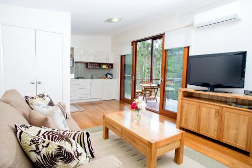 Lilypad Luxury Cabins - Key Points