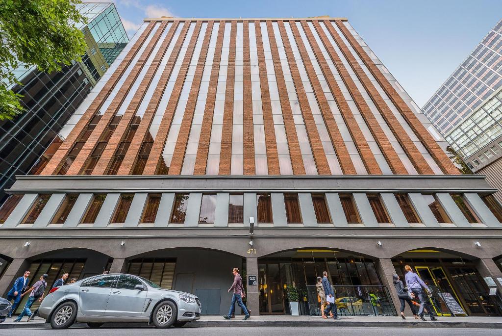 Mantra on Little Bourke Review - Key Points