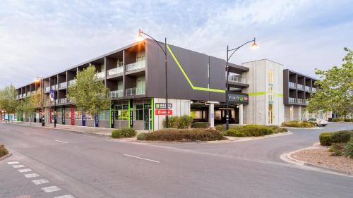 Mawson Lakes Hotel - Key Points