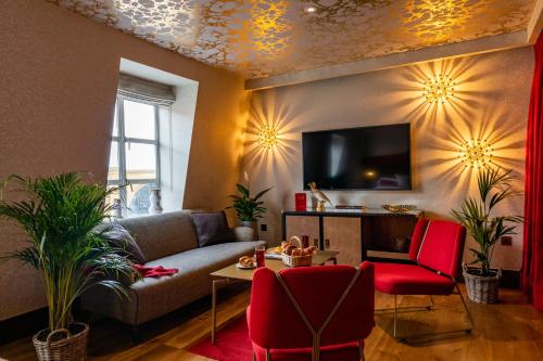 Megaro Hotel - Key Points