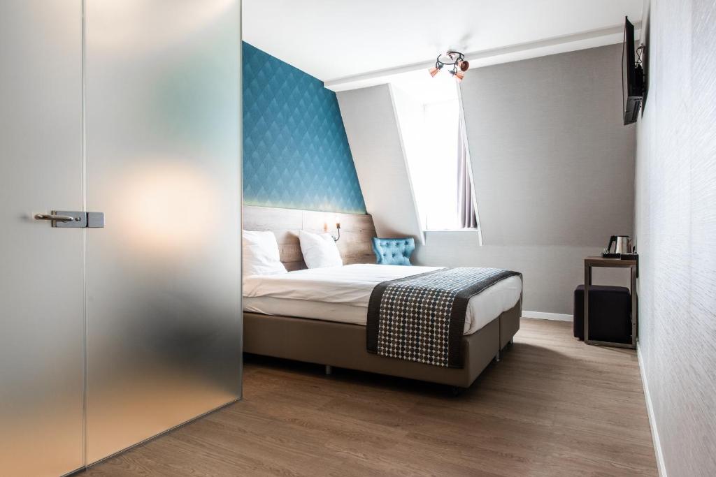 Melrose Hotel - About Your Stay