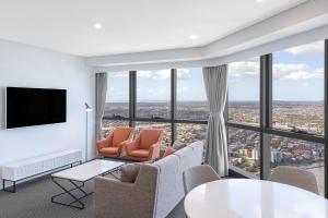 Meriton Suites Adelaide Street, Brisbane - Key Points