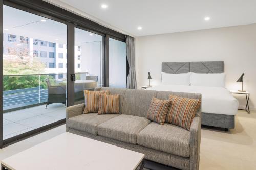 Meriton Suites Canberra - Key Points