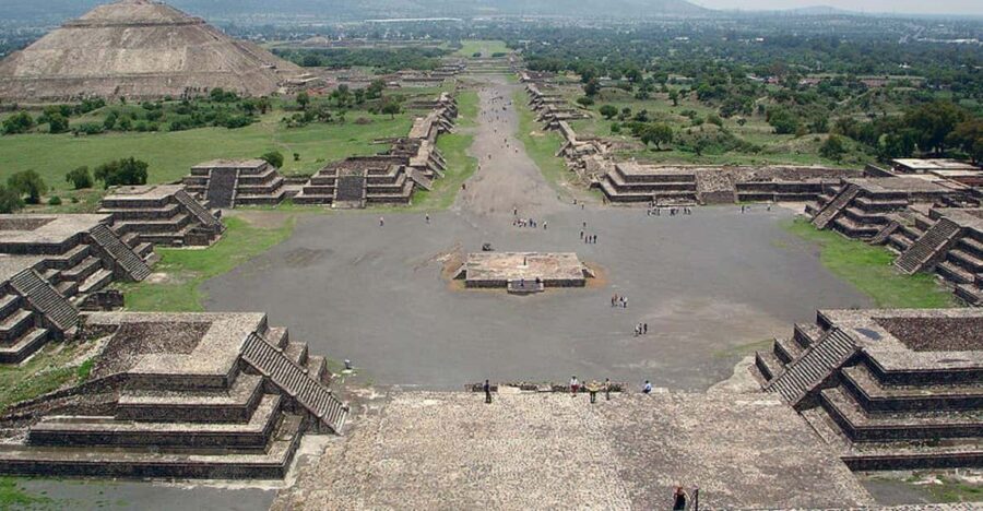 Mexico City: Teotihuacan and Guadalupe Shrine Tour