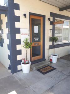 Motel Riverbend - Key Points