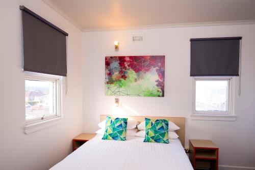 Mowbray Hotel - About Your Stay