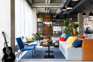 Moxy Utrecht - About Your Stay