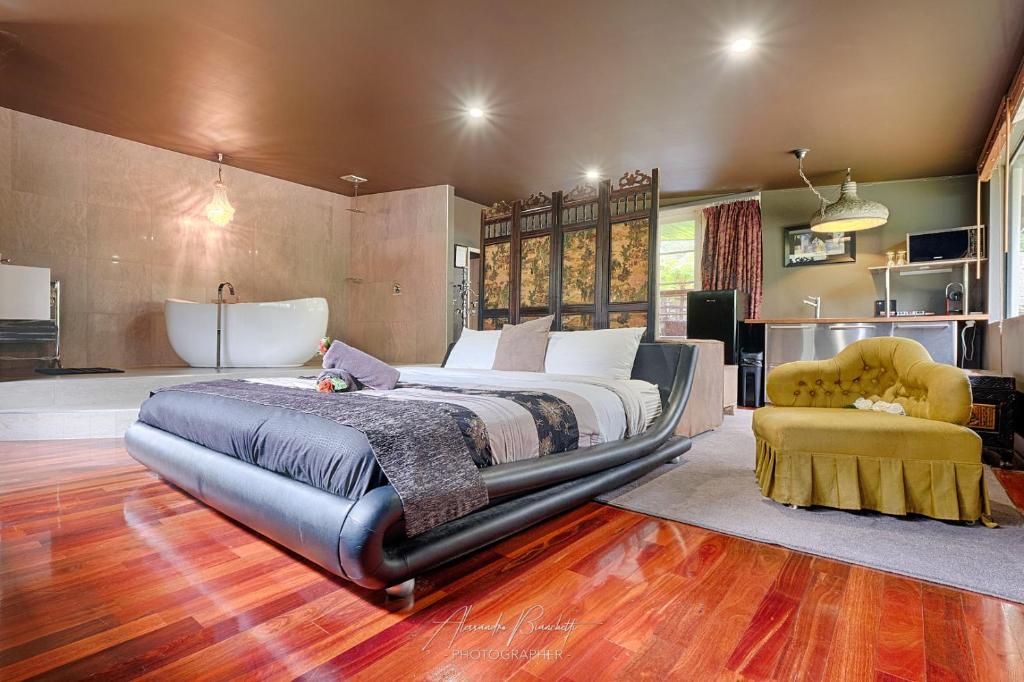 Mudstone Suites Review