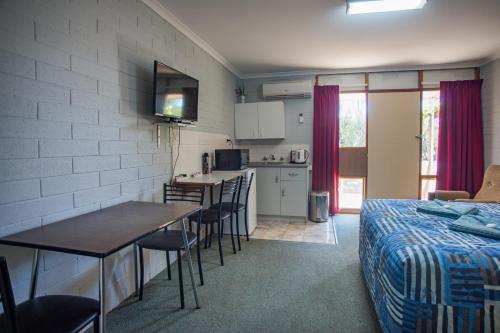 Murray Bridge Motor Inn - About Your Stay