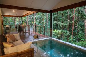 Narrows Escape Rainforest Retreat - Key Points