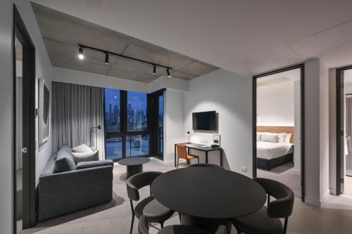 Nesuto Docklands Review - Key Points