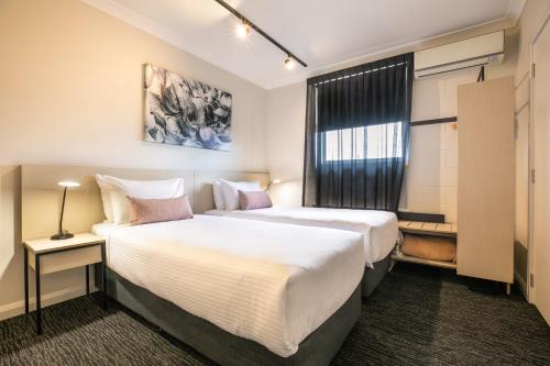 Nightcap at Hendon Hotel - Key Points