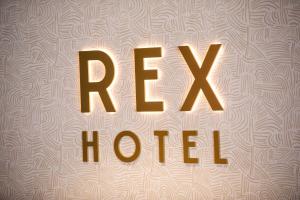 Nightcap at Rex Hotel - Key Points