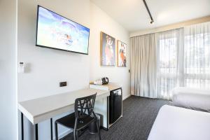 Nightcap at Sandown Park Hotel - Key Points
