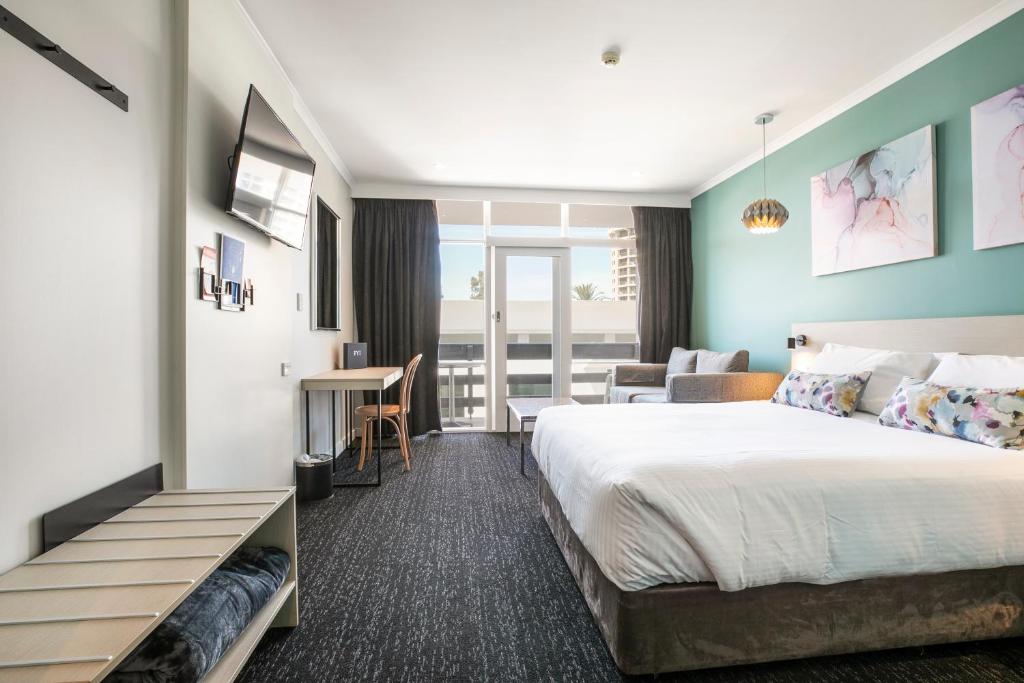 Nightcap at Watermark Glenelg Review