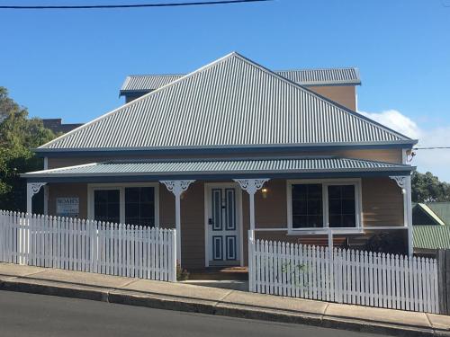 Noahs Stanley Luxury Bed and Breakfast - Key Points