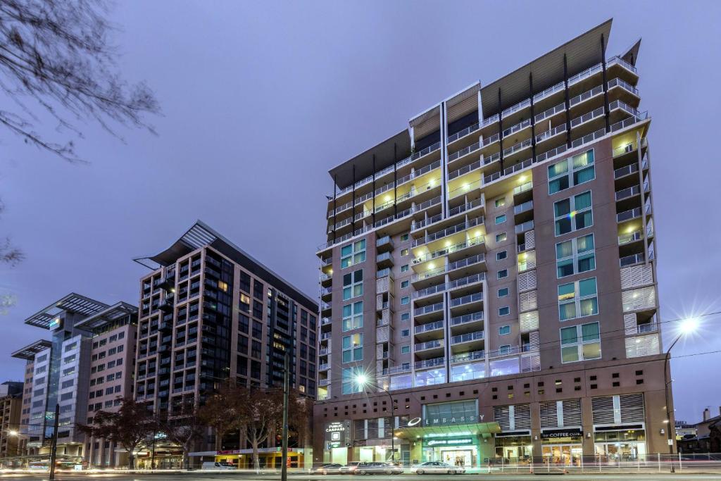 Oaks Adelaide Embassy Suites - Key Points