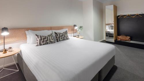 Oaks Perth Hotel - About Your Stay