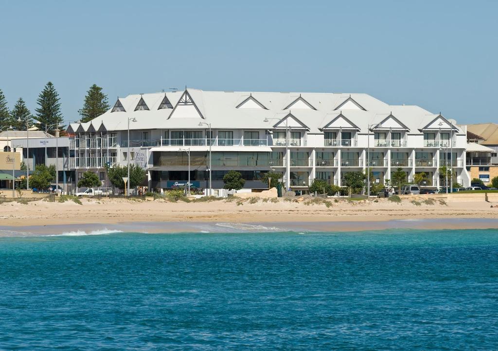 Ocean Centre Hotel Review