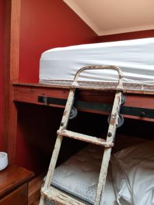 Odessa at Leavers Hotel - Key Points