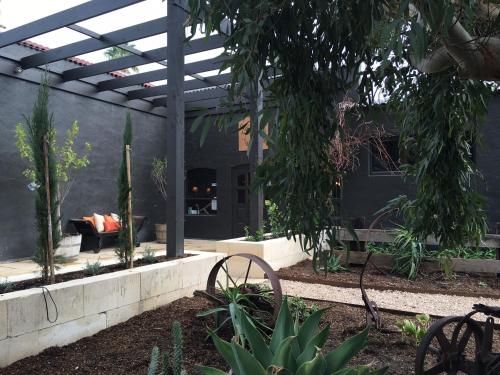 One Paddock Currency Creek Winery Villas - Key Points