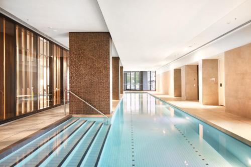 Orange Stay at Collins Wharf Review - Key Points