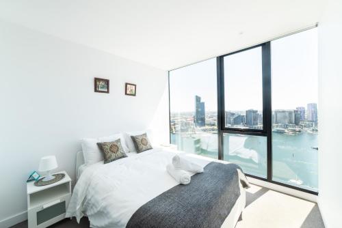 Pars Apartments - Collins Wharf Waterfront, Docklands - Key Points
