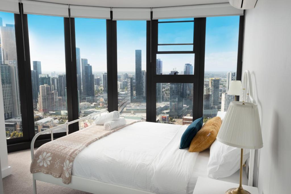Pars Apartments - Melbourne Quarter- Unique View of City and Yarra - Key Points