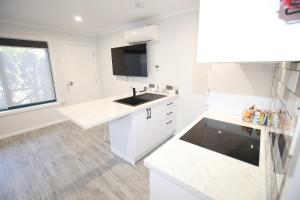 Port Lincoln Villas - About Your Stay