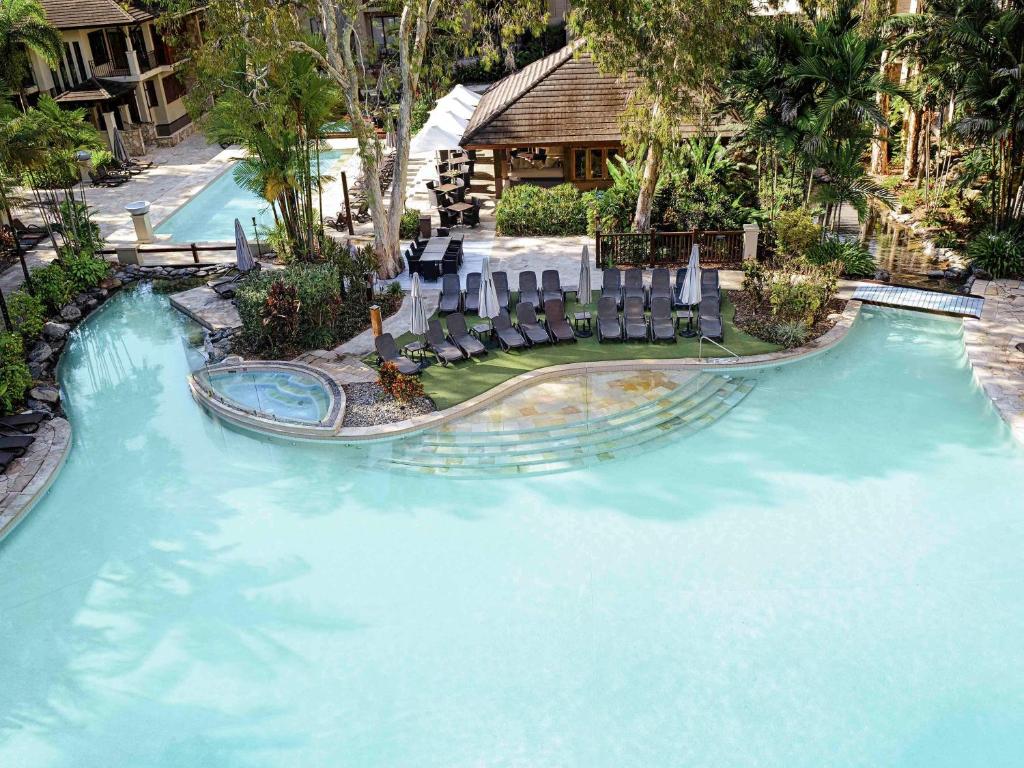 Pullman Palm Cove Sea Temple Resort & Spa Review