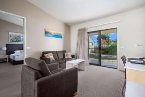 Quality Hotel Point Cook - Key Points