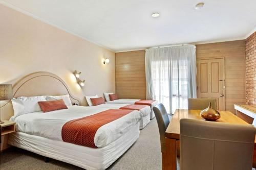 Quality Inn Colonial - Key Points