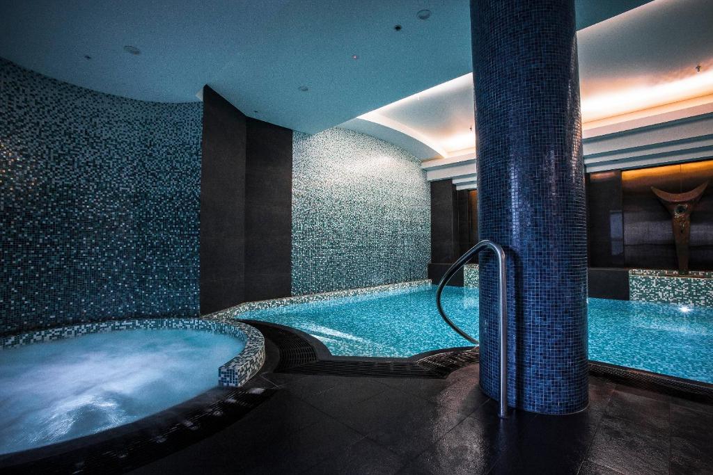 Quay West Suites Melbourne - Key Points