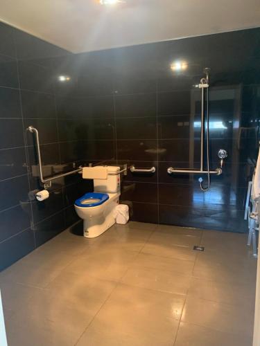 Queens Arms Hotel - Key Points