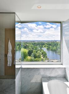 Royal Lancaster London - Key Points