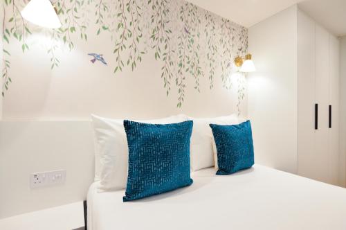 Sale Place Serviced Apartments by Concept Apartments - Key Points