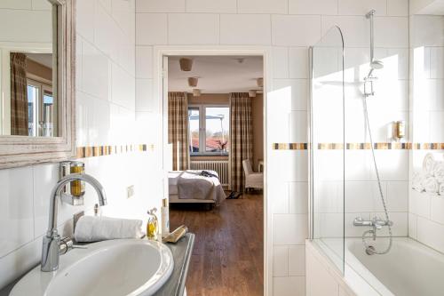 Schippershuis Terherne - About Your Stay