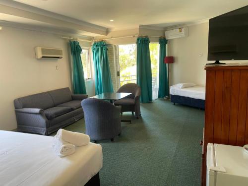 Seaside Garden Retreat Accommodation - About Your Stay
