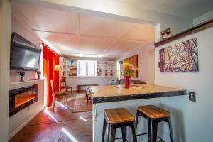 Serene Mountain Getaway, Hot Tub, Sauna, Lake View, Swim, Fish, Hiking, EV Plugin - About Your Stay