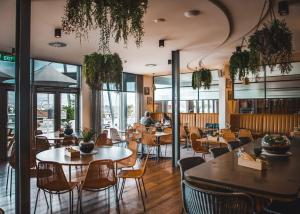 Shoreline Hotel - About Your Stay