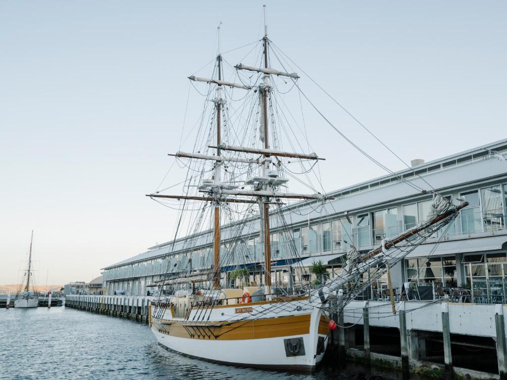 Somerset on the Pier Hobart - Key Points