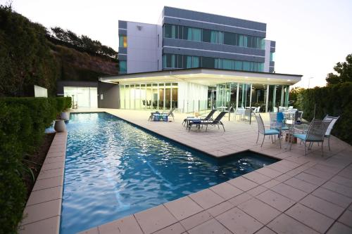 Springfield Lakes Boutique Hotel - Key Points