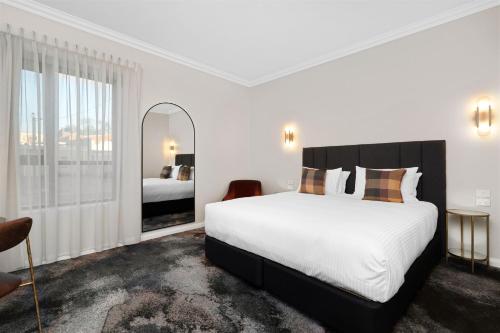 St Hugh Hotel Wagga Wagga - Key Points