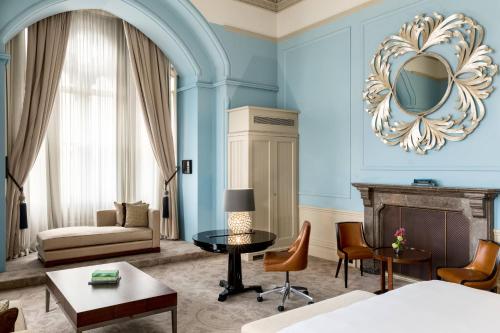 St. Pancras Renaissance Hotel London - Key Points