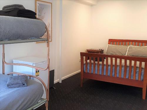 Talbingo Lodge - Selwyn Accommodation - About Your Stay