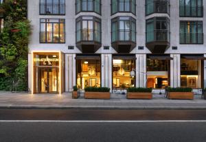 The Athenaeum Hotel & Residences - Exceptional Location and Accessibility
