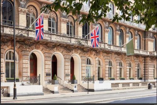 The Clermont London, Victoria - Key Points